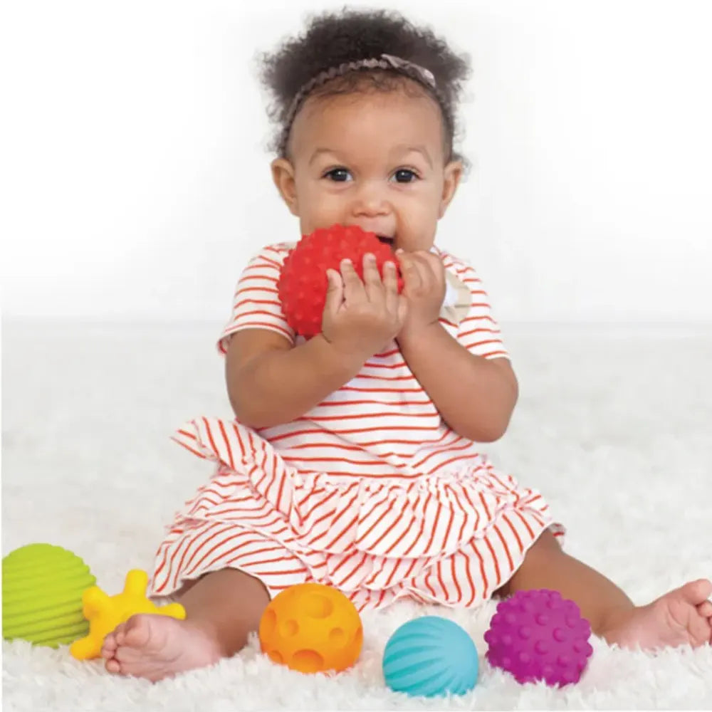 Infantino Set of 6 Textured Balls 6M+
