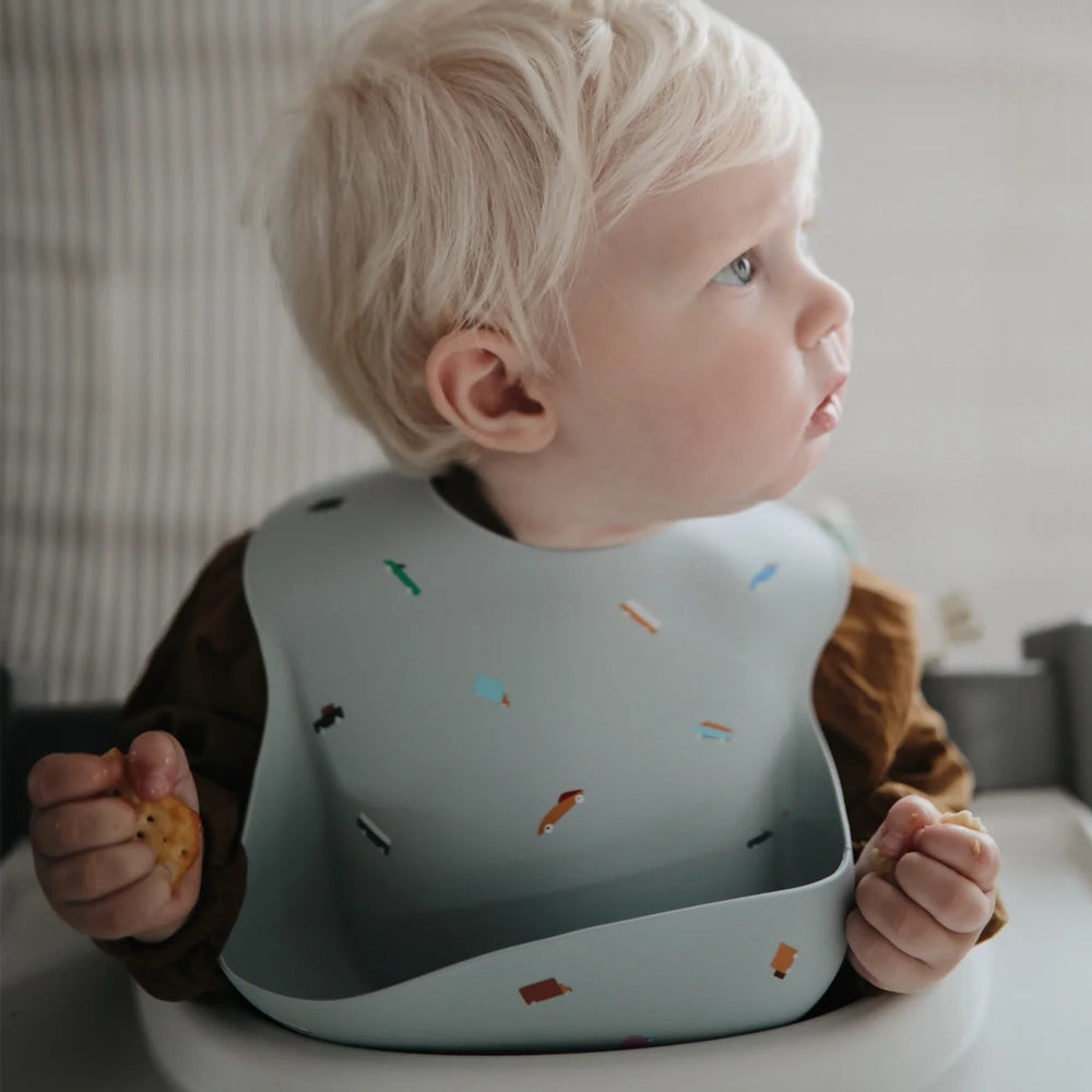 Mushie Bavoir Bébé en Silicone - Voitures Rétro