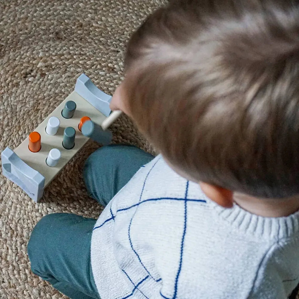 مقعد تريكو الخشبي المطرقي