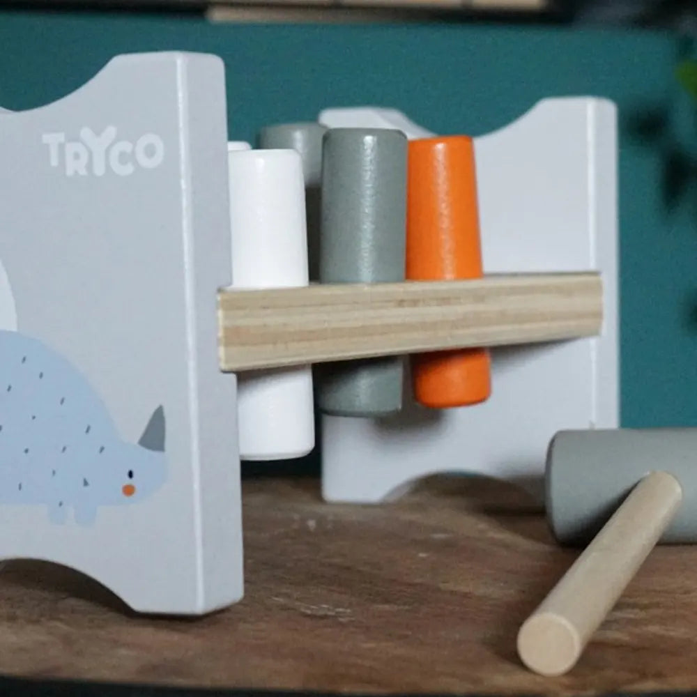 مقعد تريكو الخشبي المطرقي