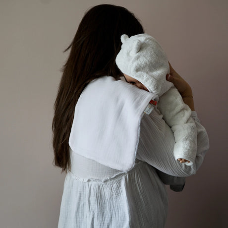 Bambidou Burp Cloth Shoulder Bib - White
