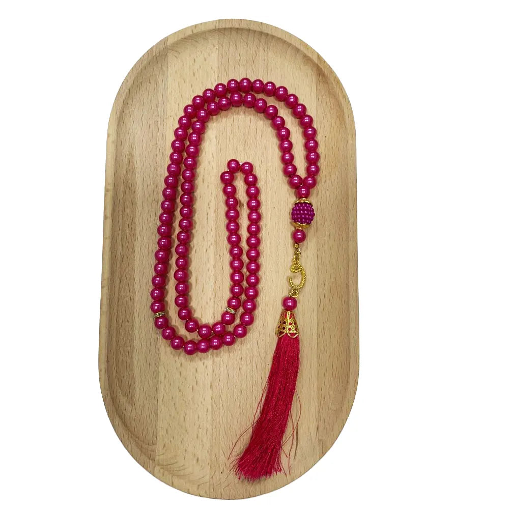 Jeu de quatre piquets avec broderie dorée Jeu de quatre piquets avec broderie dorée