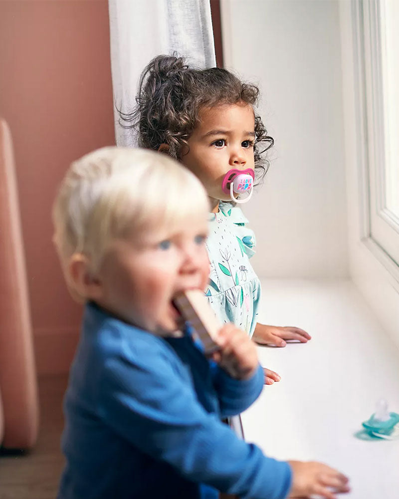 Avent Lot de 2 Sucettes Orthodontiques Ultra Air Happy 6-18m Fille