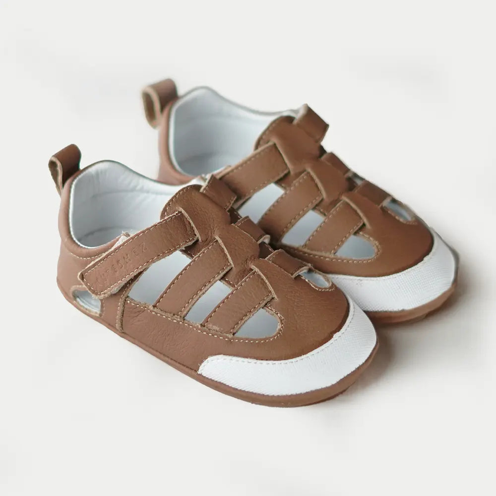 Cuteshez Sandalias de Primeros Pasos de Cuero Suave - Marrón