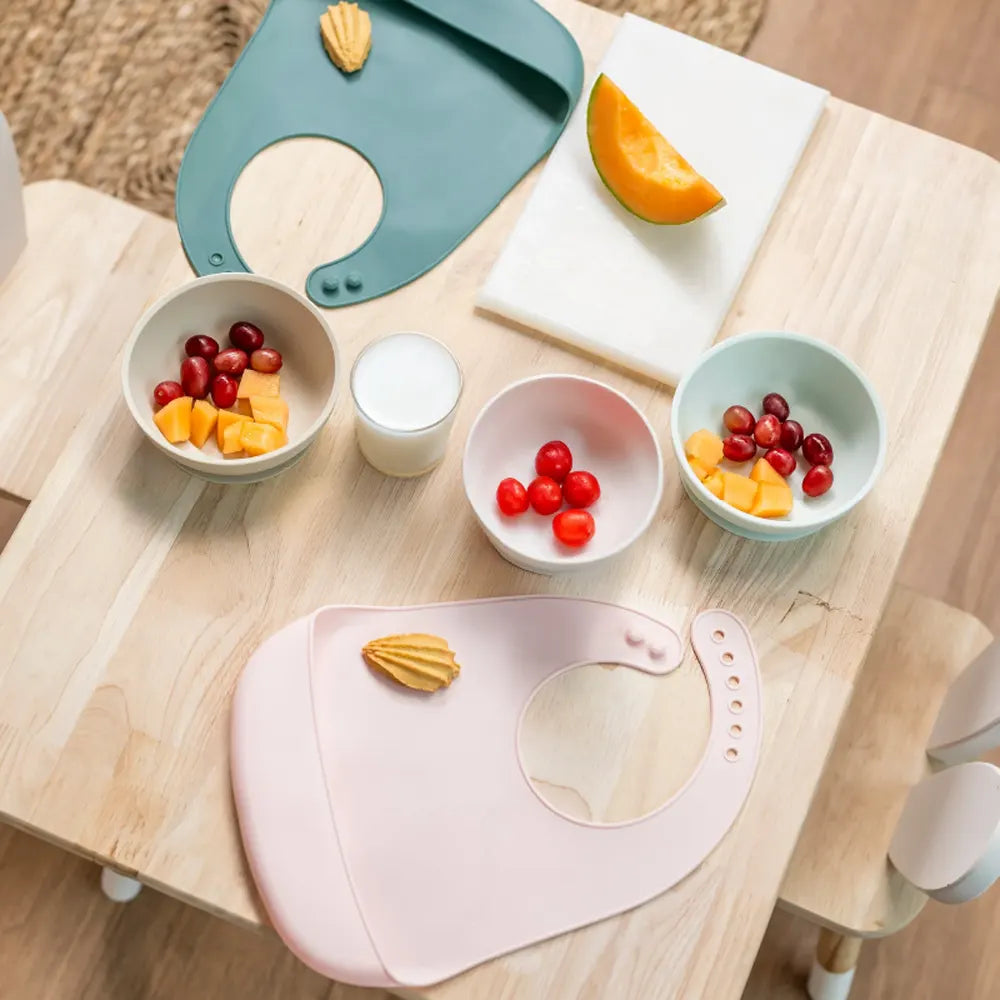 YUMMY Silicone Bib with Pocket 4M+ - Blush