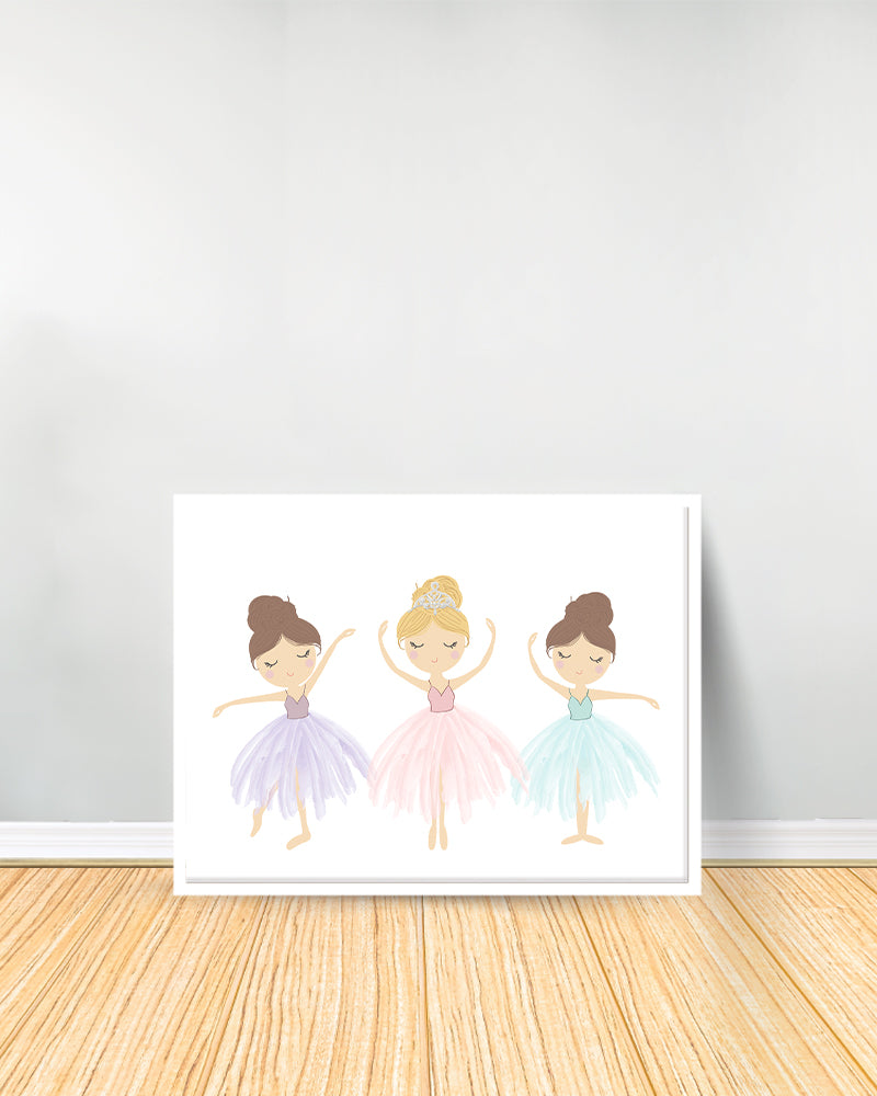 لوحة زينة - ثلاث راقصات باليه - بيضاء