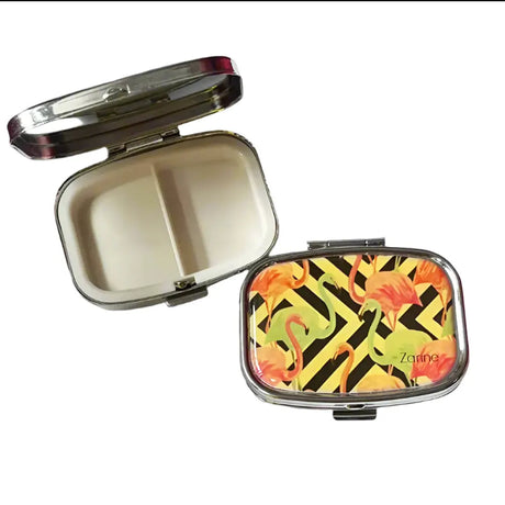 Zarine Pastillero Compacto 2 Compartimentos - Diseño Flamingo