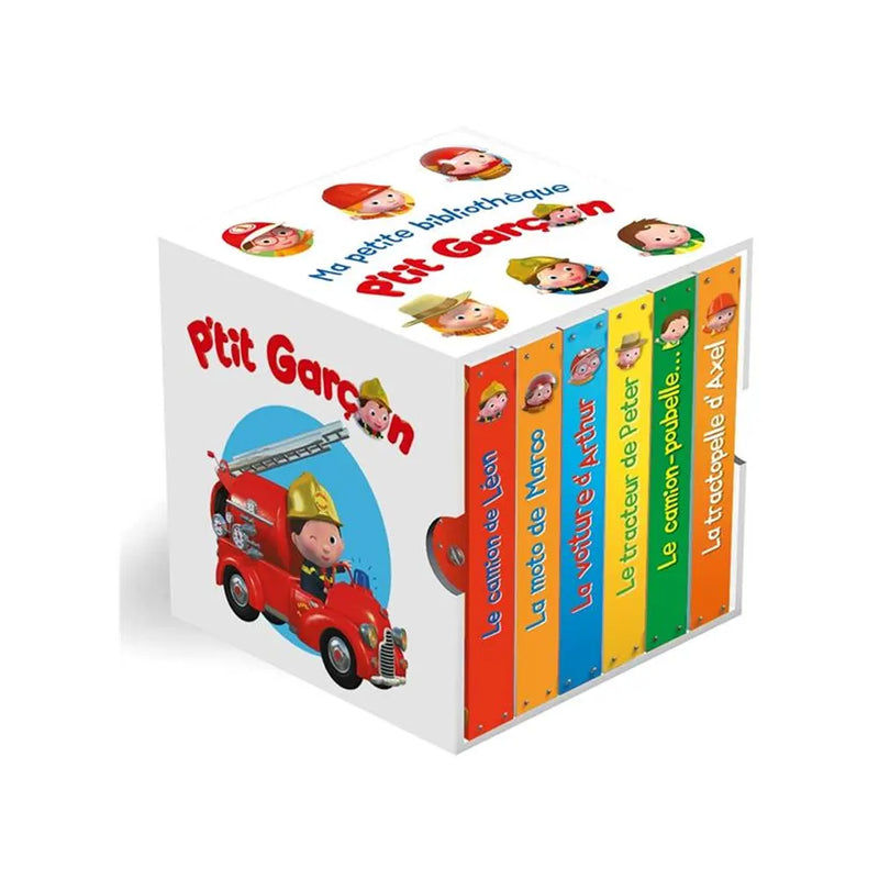 Niño pequeño, mi pequeña biblioteca.