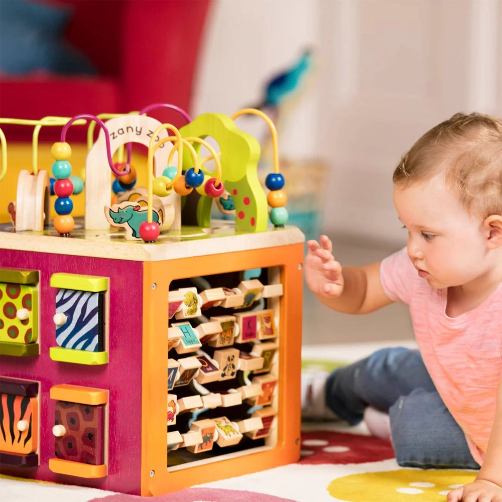 B. Toys Cube d'Activités en Bois 12M+