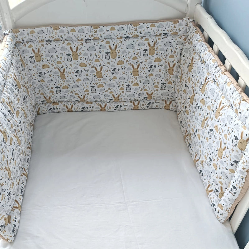Baby Bulle Protector de cuna con chichonera 60 x 75 x 75 cm - Conejo