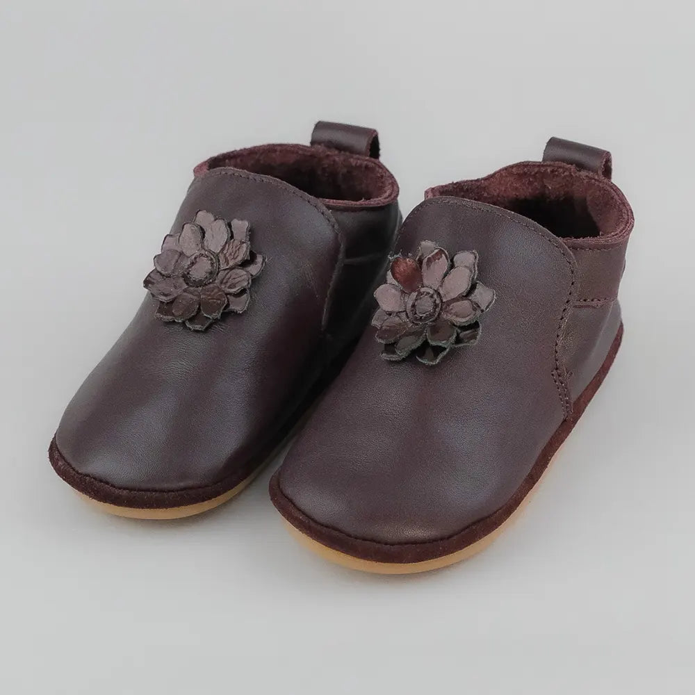 كيوتشيز خف جلدي للرضع – زهرة عنابي