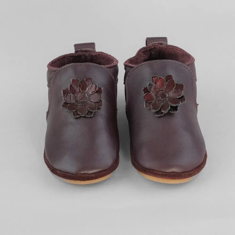 كيوتشيز خف جلدي للرضع – زهرة عنابي