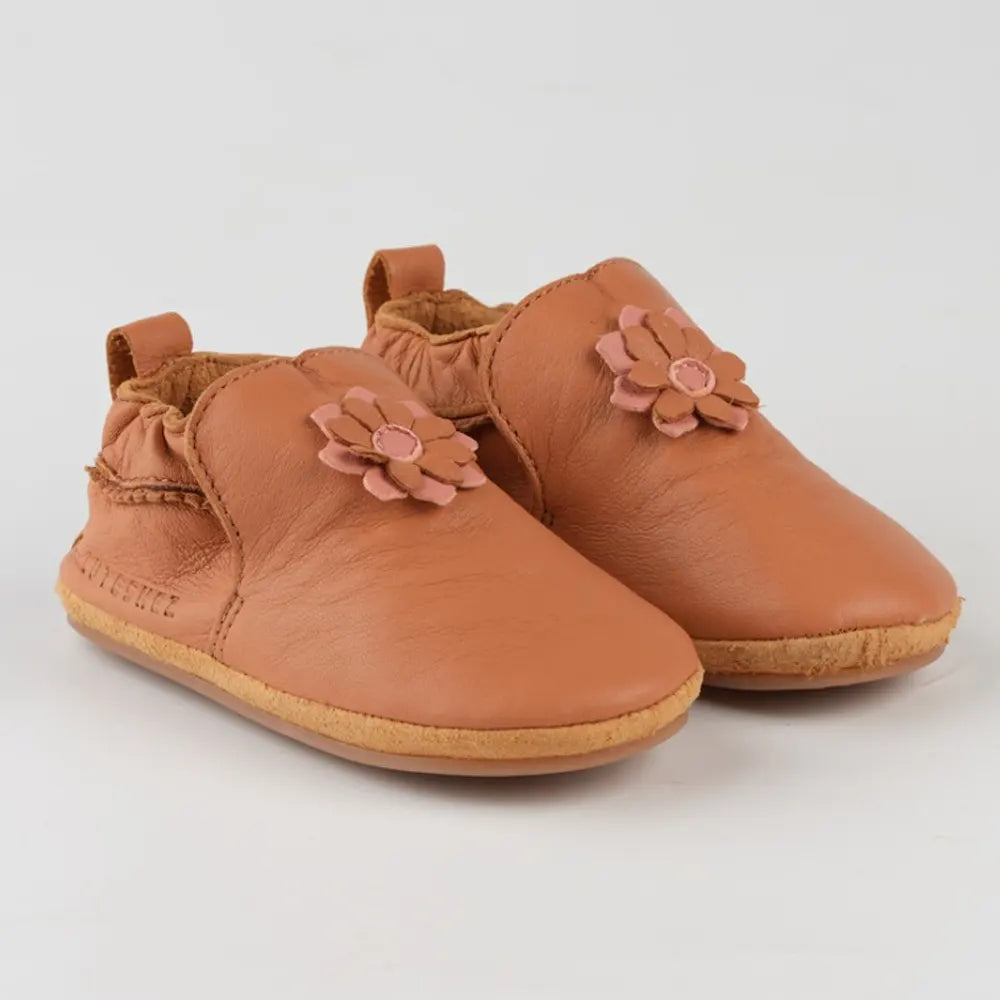Cuteshez Patucos Bebé Piel – Flor Camel