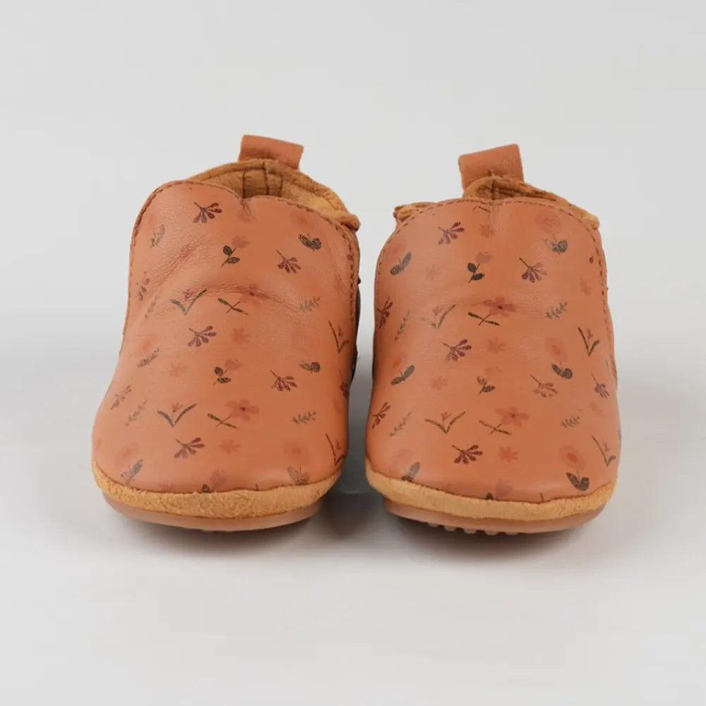 Cuteshez Patucos Bebé Piel – Flor Estampado Camel
