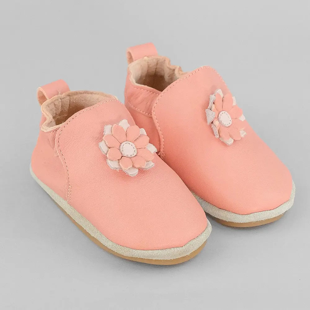 كيوتشيز خف جلدي للرضع – زهرة السلمون