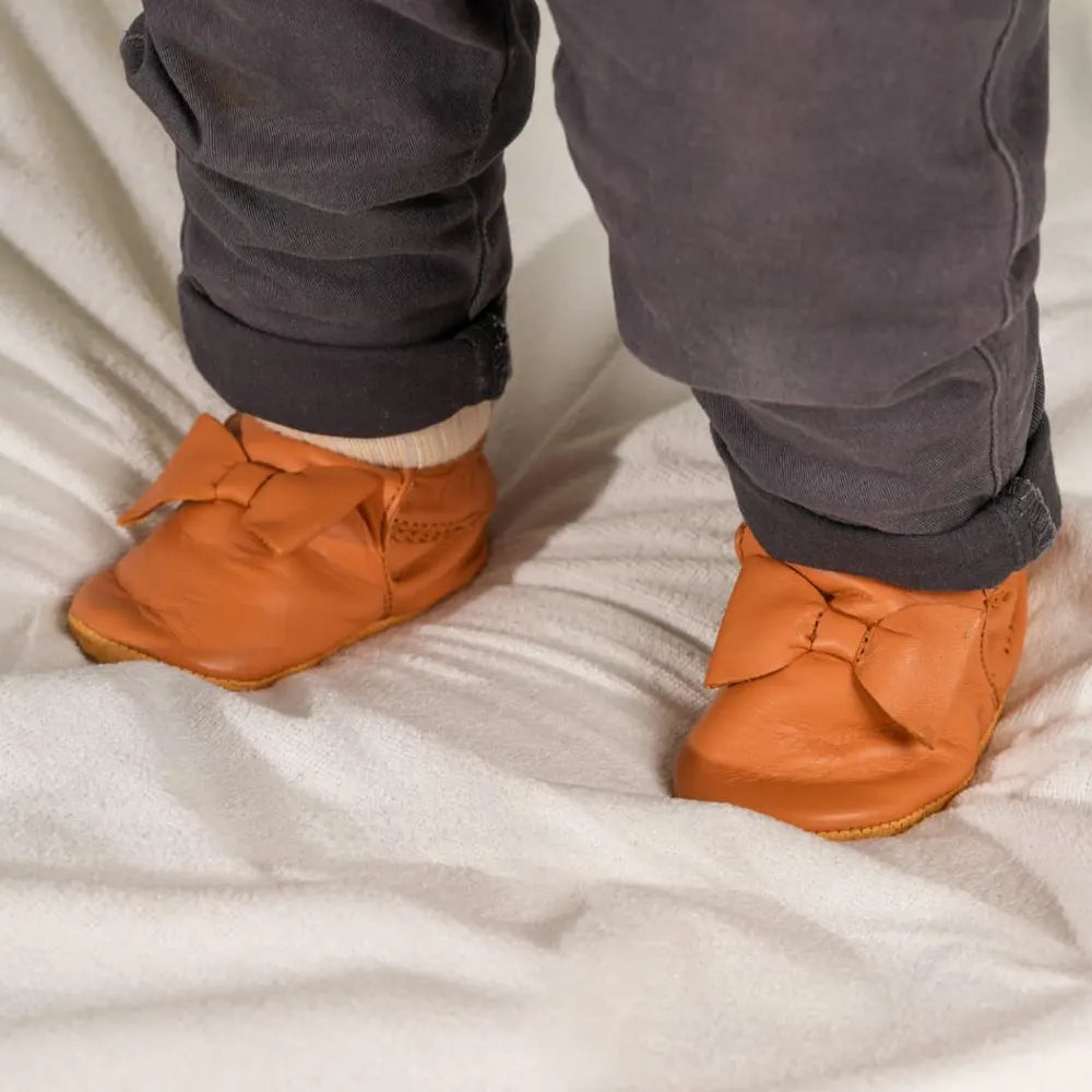 كيوتشيز خف أطفال جلدي – فراشة كاميل