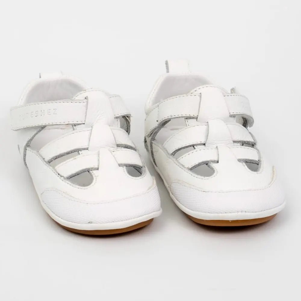 Cuteshez Sandalias para primeros pasos de cuero suave - Blanco