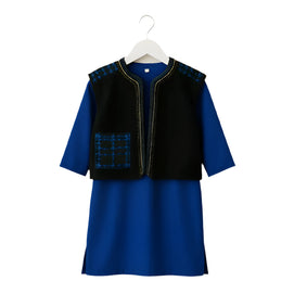 Ensemble Traditionnel Fille – Robe Bleue & Gilet Noir