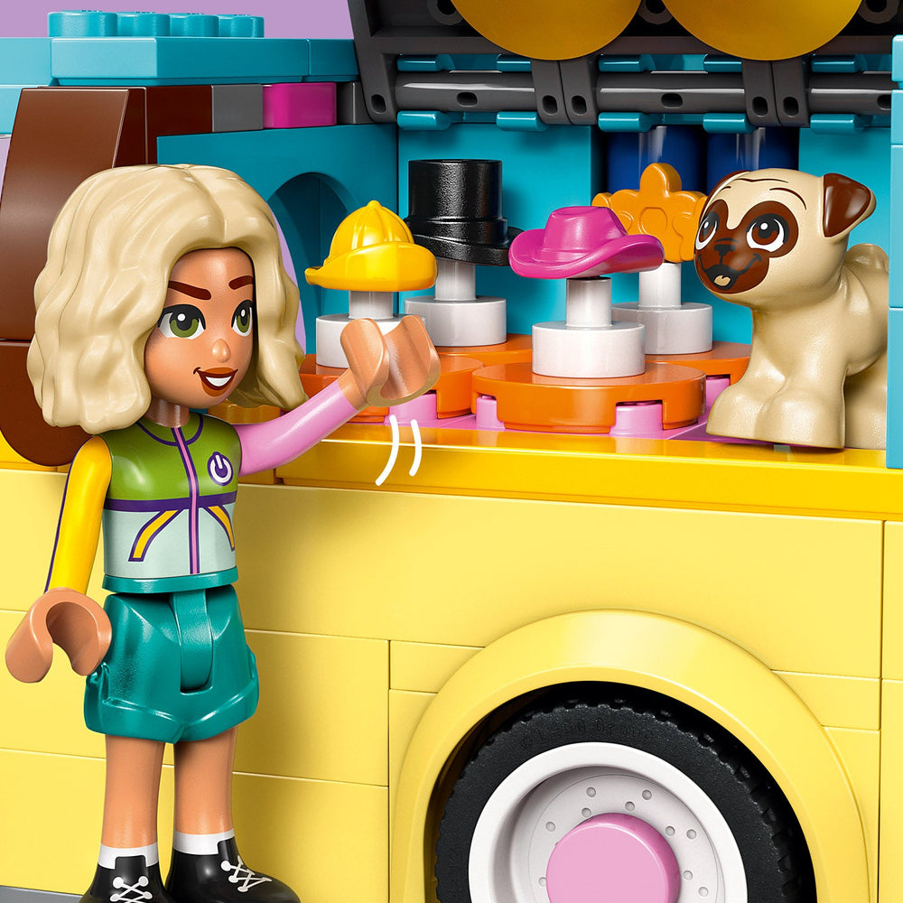 Lego Pet Accessories Van 6A+