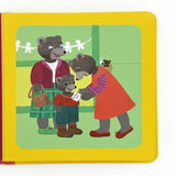 Goes Back to School - Petit Ours Brun