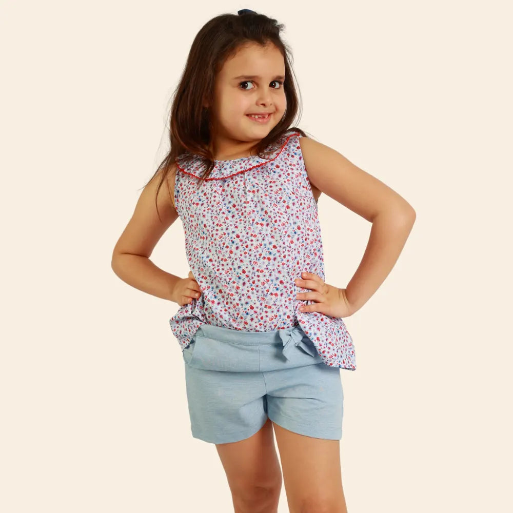 Tunique Amber Sans Manches Fleurie – Bleu Ciel et Rouge