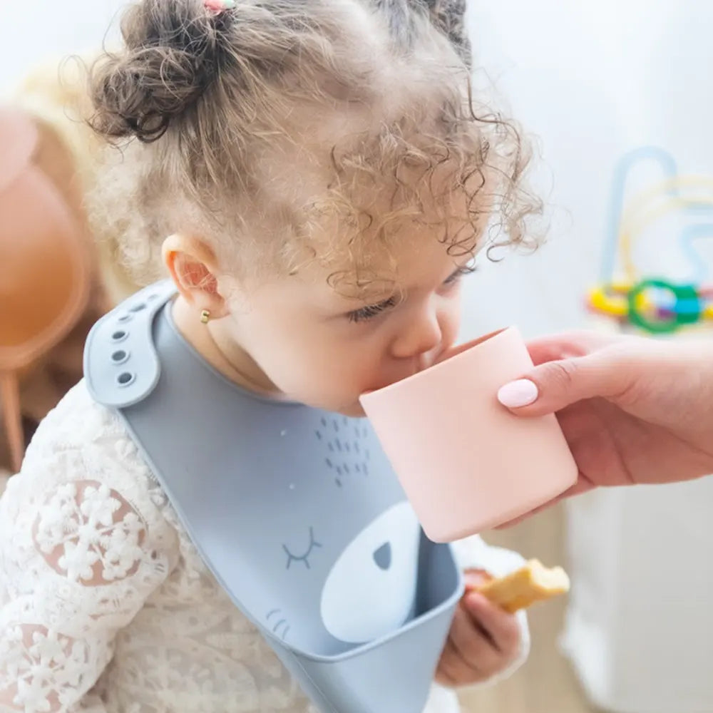 YUMMY Babero Gato de Silicona con Bolsillo 9M+ - Rosa Pastel