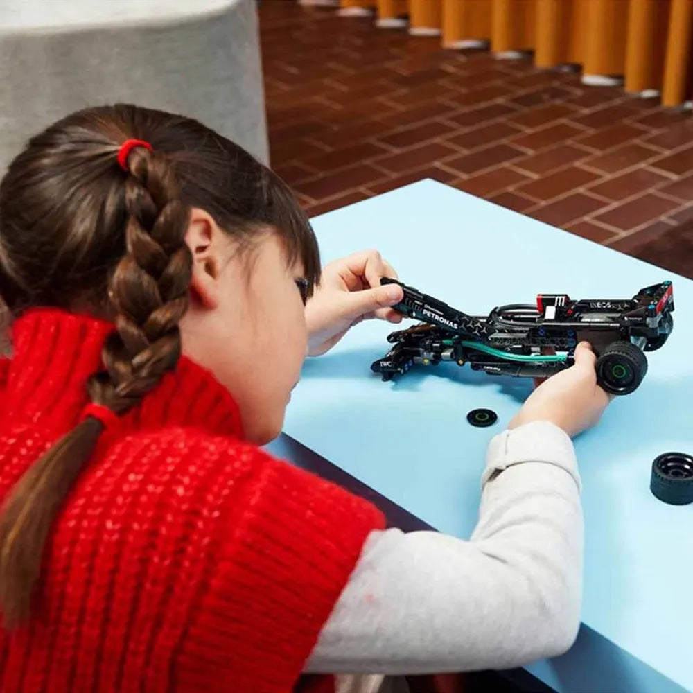 LEGO Technic Mercedes Formula 1 W14 – Age 7+