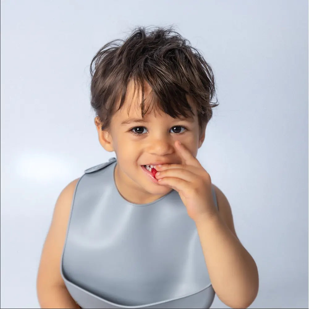 YUMMY Bavoir en Silicone avec Poche 4M+ - Bleu Ciel