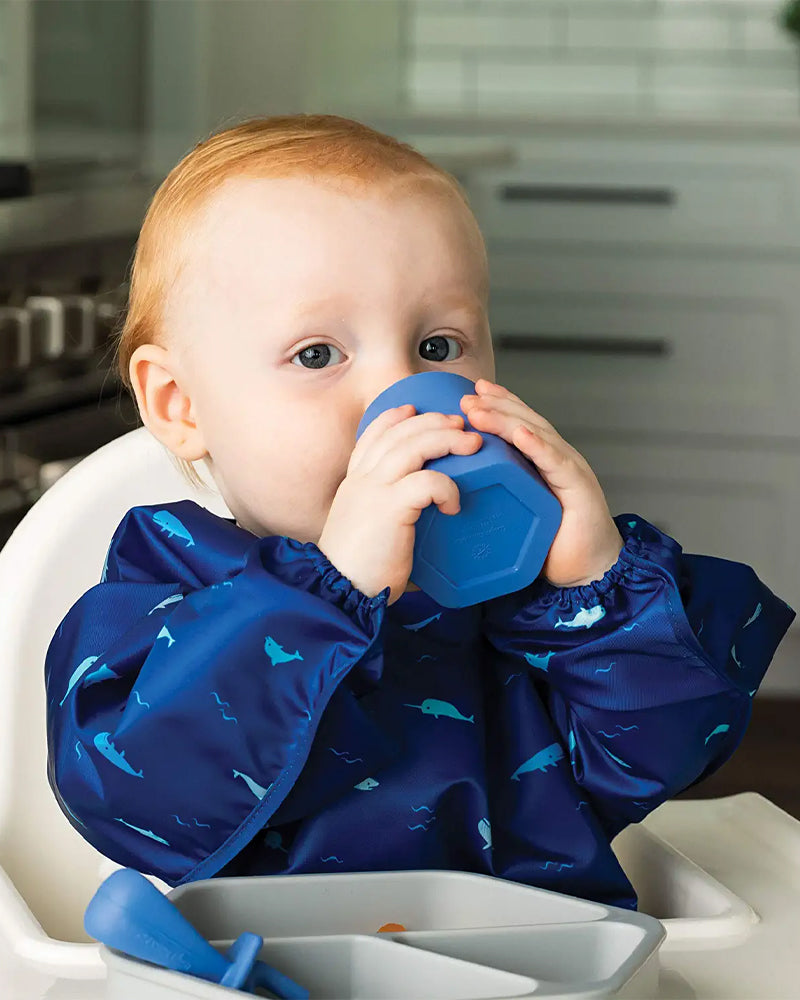 Juego de 2 vasos de aprendizaje de silicona Tiny Twinkle - Azul y verde