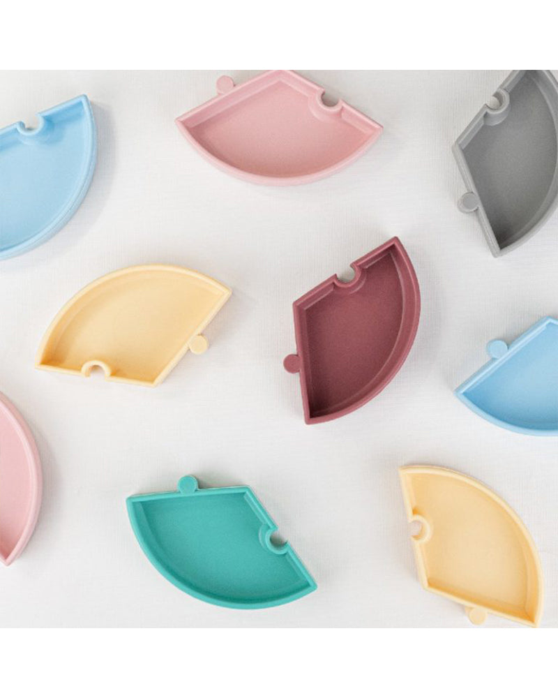 Assiette Puzzle MINIKOIOI avec Ventouse en Silicone – Verte